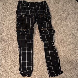 Hot Topic Black and White Grid Cargo Pants